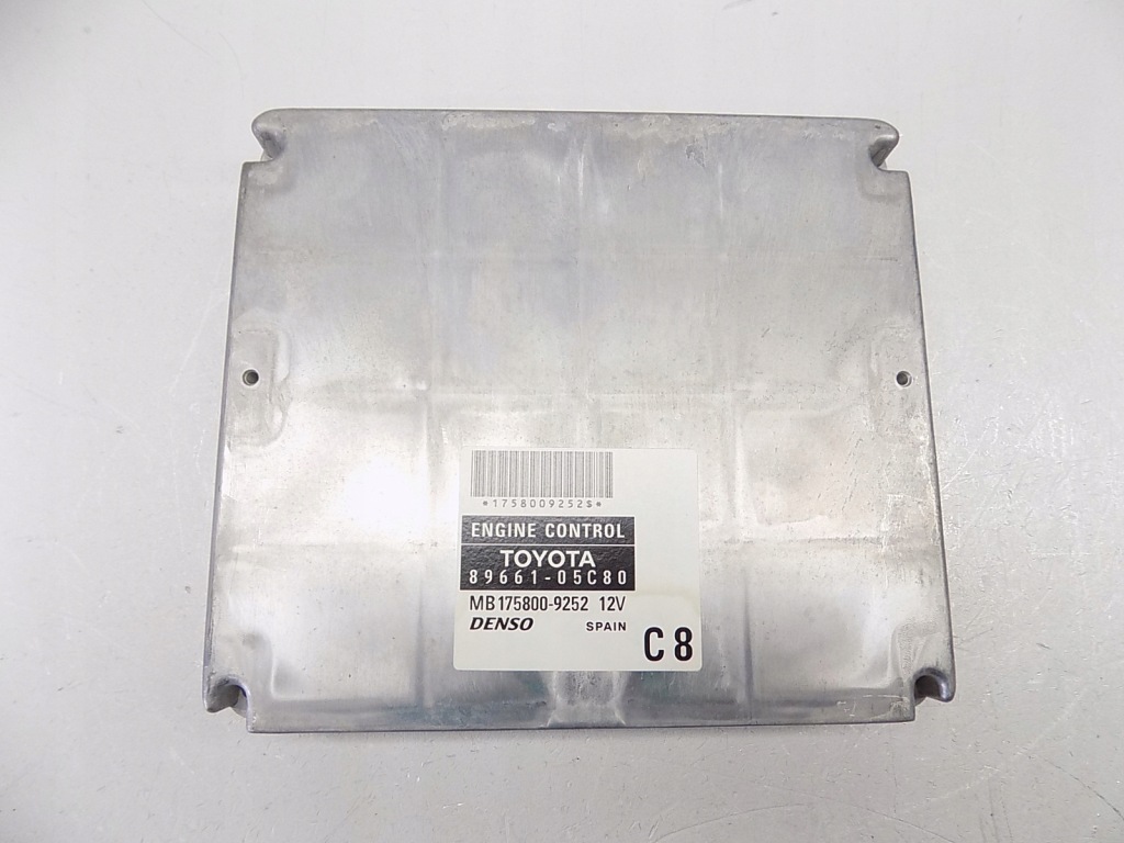 фото №1, Бортовой компьютер - toyota avensis t25 2.2 d4d 89661-05c80