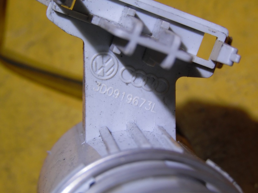 фото №6, Датчик уровня топлива 3.0asn 03r a8 d3 3d0919673l