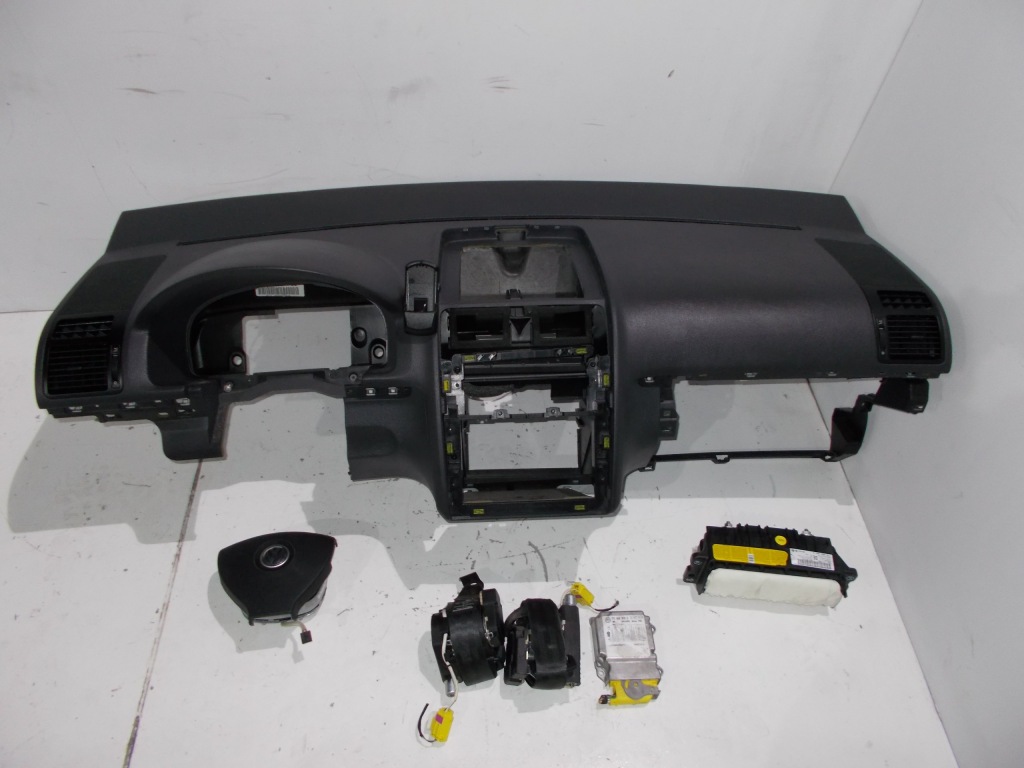 фото №1, Vw touran lift приборная панель панель  подушка безопасности подушки безопасности ремни