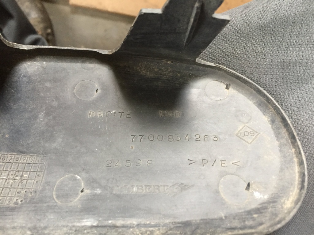 фото №3, Решётка бампера правая renault scenic