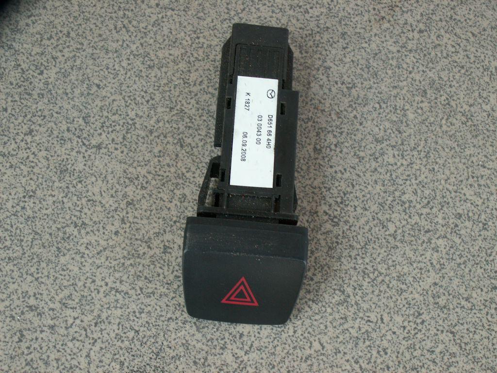 фото №10, D651664h0 перемикач аварійних mazda 2 ii 08r
