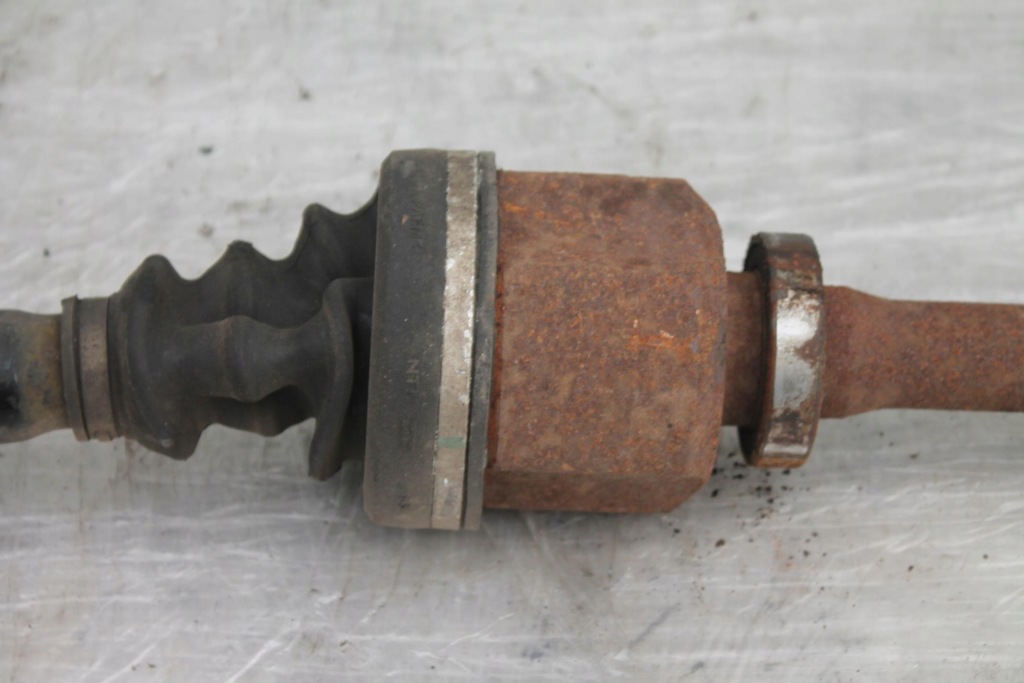 Приводной вал правый  длинная renault laguna 3 2.0 dci Оригинал