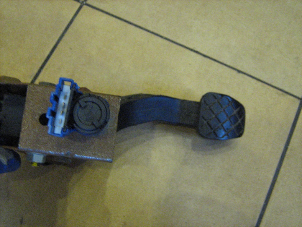 фото №3, Педаль сцепления 6q1721059ah seat ibiza iii 1.4 benz