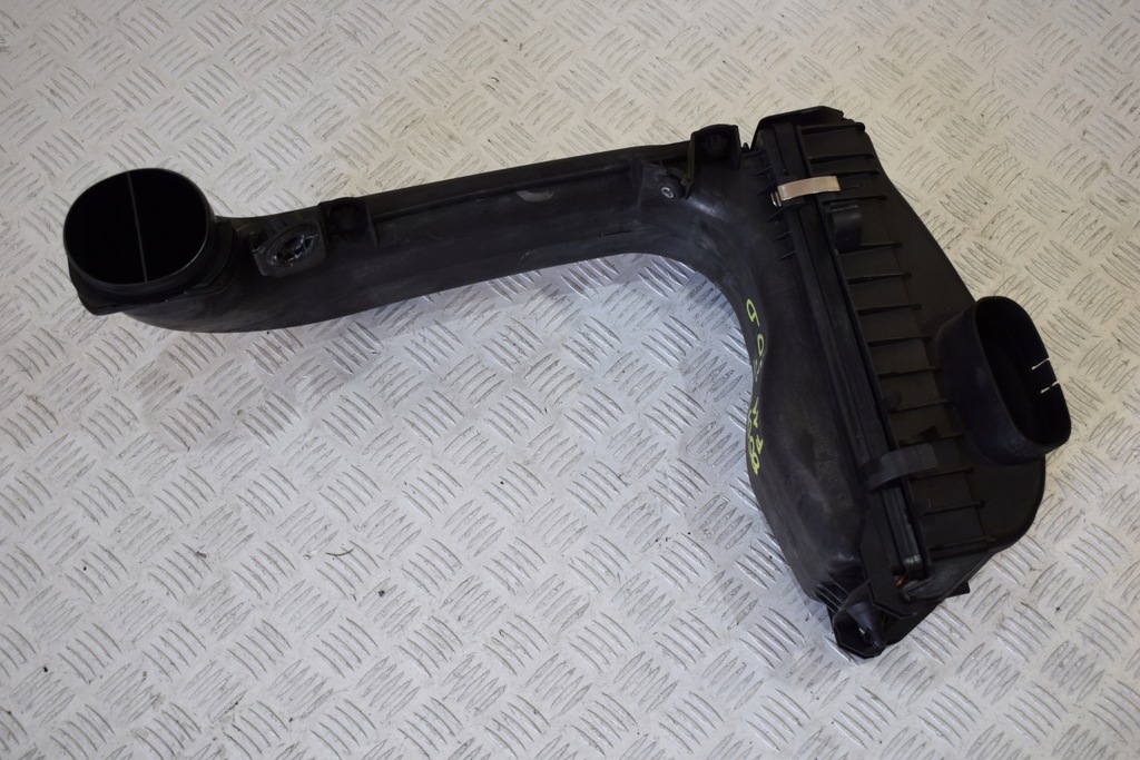 фото №1, Корпус фильтра воздуха bmw 5 f10 f11 2012