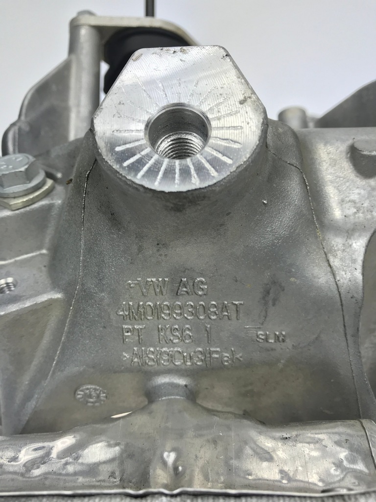 фото №4, Audi a4 b9 q7 кронштейн опора двигателя 4m0199308at