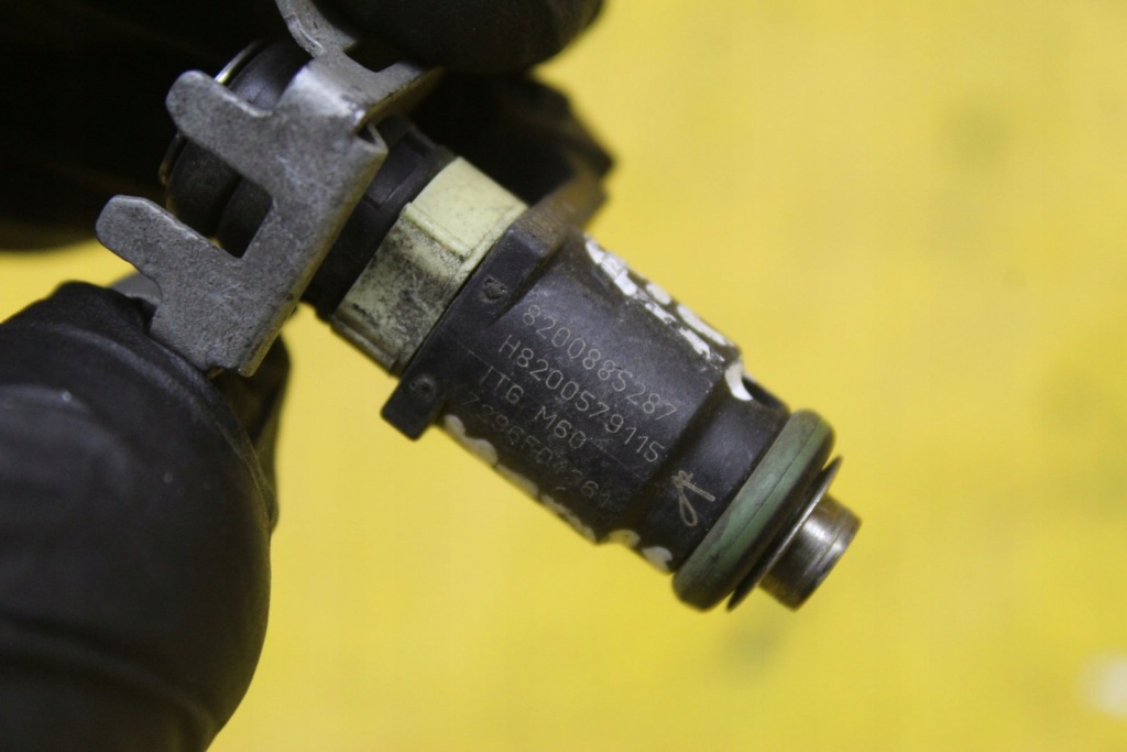 Форсунка инжектор modus 1.2 tb 8200885287 Недорого