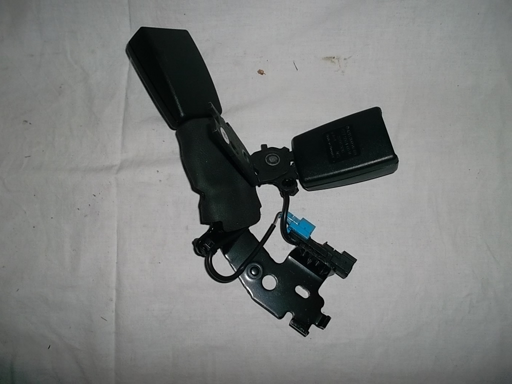 фото №1, Mercedes a2139051102 pas натяжитель пряжка новый w213