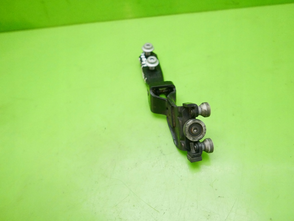 фото №8, Ролик дверь задняя правая середина vw caddy iii 2k 03-10