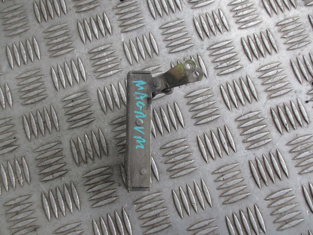 Замок двері правий перед renault magnum 01-04r Ціна