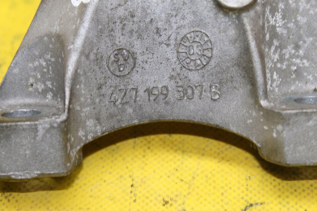 Кронштейн двигуна audi s4 b6 4.2 b bbk 4z7199307b Недорого