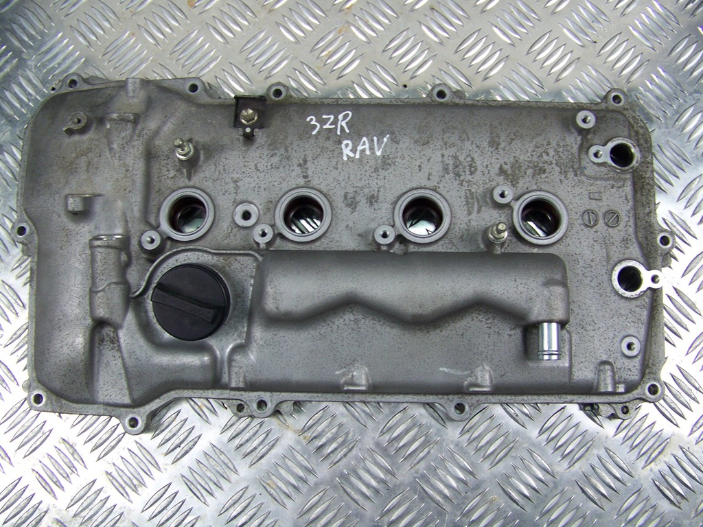 фото №1, Toyota rav4 avensis крышка крышка клапанов 2.0 3zr