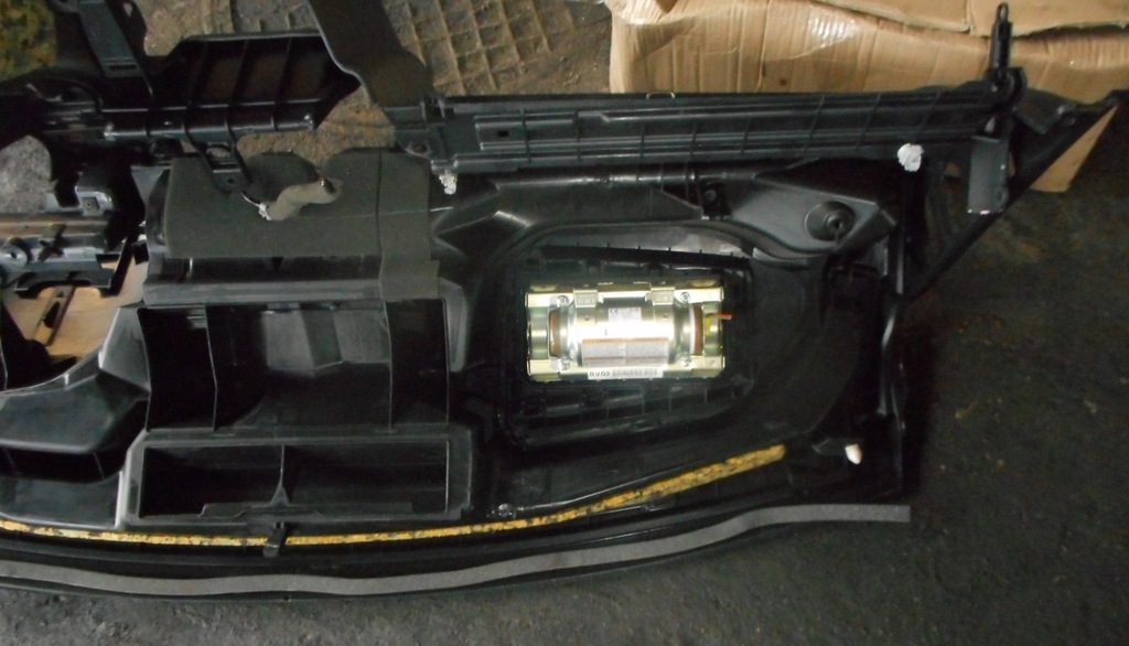 фото №4, Mazda 6 04-07 lift панель приладів приладова консоль europ