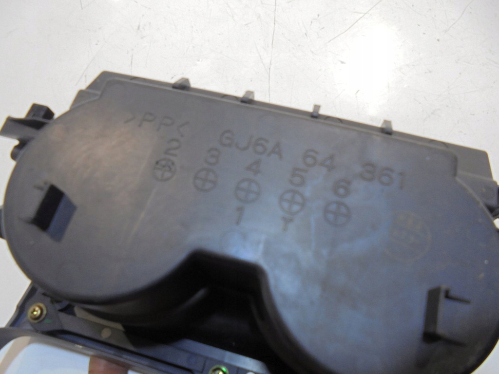 фото №3, Бардачок подставка na кружки mazda 6 02' gj6a64361